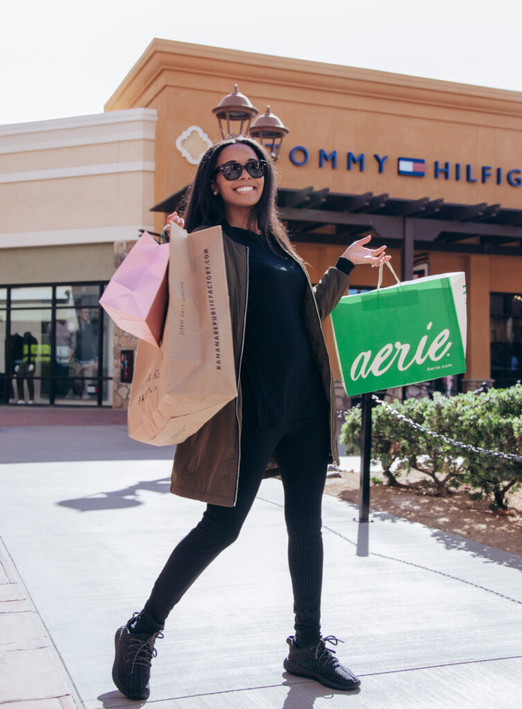 shopper with bags