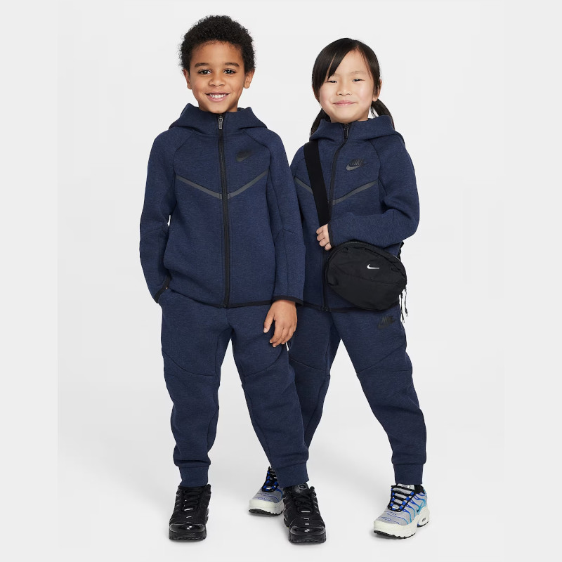 kids wearing nike gear