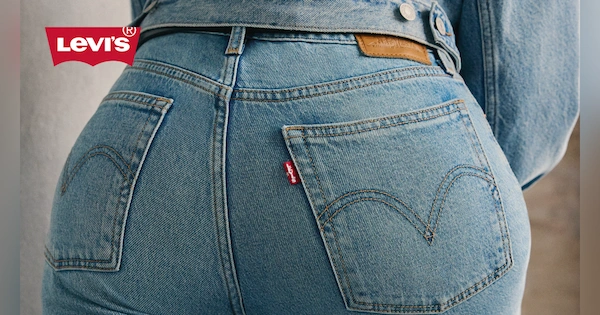 Woman wearing Levi's jeans